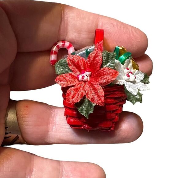 Vintage Lot Christmas Pins MYLU Cherub, Avon Christmas Basket, Stick Pin Plus - Picture 2 of 12